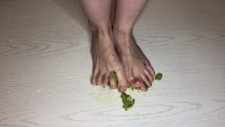 Food crush fetish, show my feet