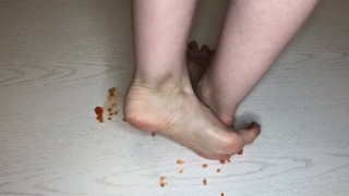 Tomato crush fetish 