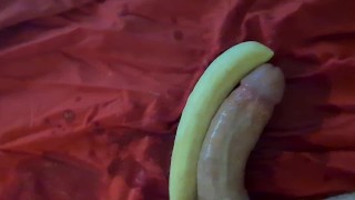 grosse bite avec une banane et l'huile d'olive qui veux ?