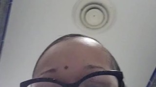 Uniqueen peeing on the bathroom 