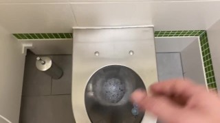 Masturbace na veřejných wc
