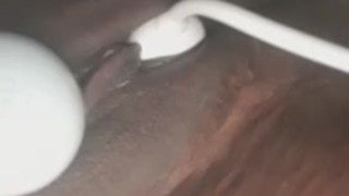 Masturbation de ma chatte Noire et Lisse