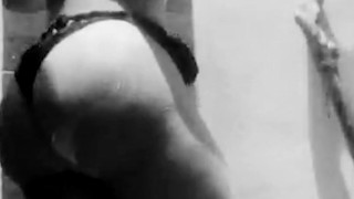 Melzinha se depilando nos anos 50