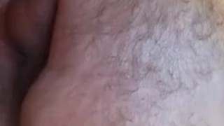 Hairy thicc boi is horny after a shower :)