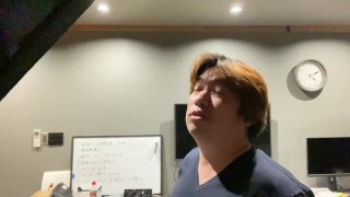 午前四時どうでもいいことを話し始める男