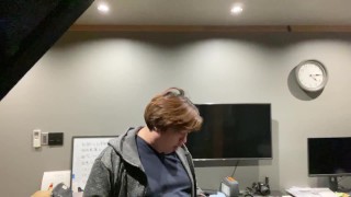 午前四時どうでもいいことを話し始める男