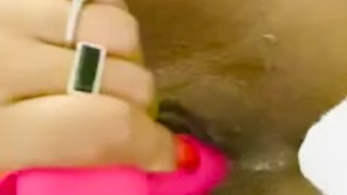 Sexy mixed girl SQUIRTS 