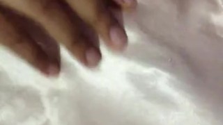 Me toco las tetas bien rico