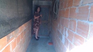 Dirty old tranny wanking in the alley