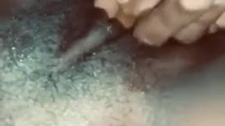 Fingering my self till I squirt 