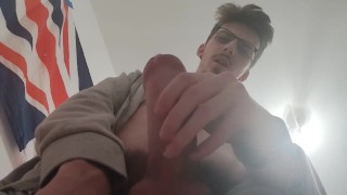 Je me branle avec ma grosse bite