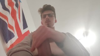 Je me branle avec ma grosse bite