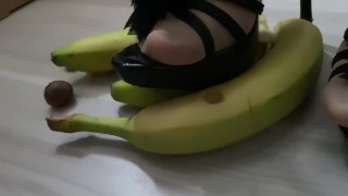 Footcrush