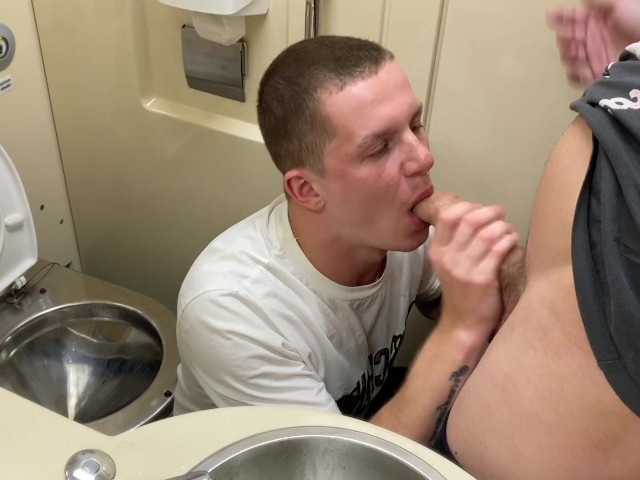 640px x 480px - On the Train Took Me to the Toilet and Fucked Me in the Mouth - Free Porn  Videos - YouPorngay