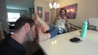 Gwen's Bound Assistant Smells & Worship's her Delicious Feet! (Nylon & Bare!) 1080p HD PREVIEW