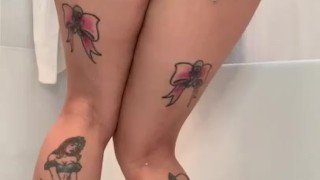 Joanna Angel fucks her ass and squirts all over her phone!