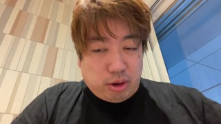 朝ごはんの予定を説明する男