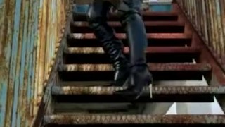 Mistress Susanna Guerriero in auto 