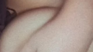 puta colegiala latina toca sus ricos pechos