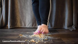 Crushing crackers with my lovely bare feet, crush food. ASMR