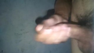 Hombre caliente y su gran verga 