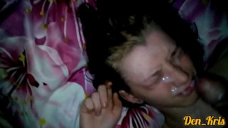 подборка милашка с красивыми голубыми глазами с удовольствием купается в тёплой и вкусной сперме