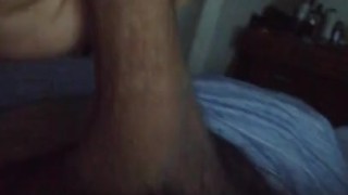 Chileno caliente gimiendo y eyaculando