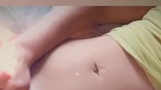 4k bi girl plays with herself