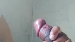 Watch me mastabate my uncut dick 