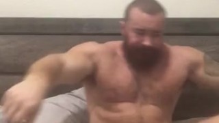 OnlyfansBeefBeast Wes Norton Beefy Hung Bodybuilder Musclebear Big Dick Flexing Alpha Bull Bear Hot