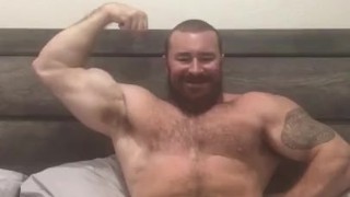OnlyfansBeefBeast Wes Norton Beefy Hung Bodybuilder Musclebear Big Dick Flexing Alpha Bull Bear Hot