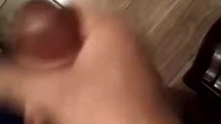 Con el pene duro
