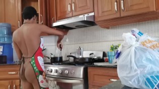 Cooking Slut - Hot Ebony Cook and Fuck in the Kitchen Extreme Squirt on the Table 