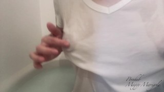 『お風呂でチクニー』濡れたシャツから透ける勃起乳首でオナニー気持ちぃぃ