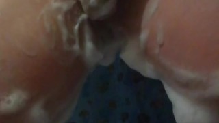 Поласкал себя в ванной