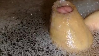 Precumplay in the bathtub, uncircumcised and micropenis play, I´m blueballing myself so bad =)