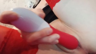 Sexy Milf With Erect Nipples Masturbates Her Big Wet Pussy 