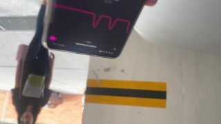 Caminamos por el parqueadero con el Lush activado, miren su reacción!