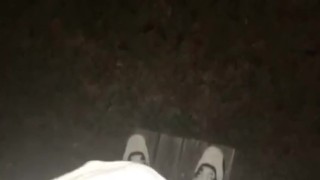 夜の公園で露出立ちション！ベンチの上からいっぱい放尿しちゃいます。