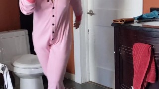 Little pixie humiliation in the bathtub for Master 