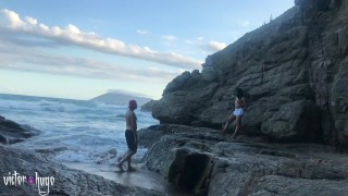 ACHEI ELA PERDIDA NA PRAIA E CONVENCI A FUDER - Watch the full video at www.victorhugo.vip