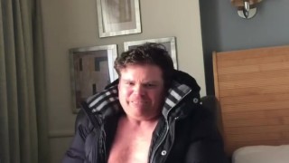 Straight British Builder Wanks After Work