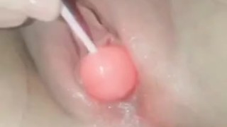 ME CHUPAS LA PALETA?