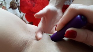 Указываю своей рабыне, как трахать меня пальцами и она подчиняется. Бурно кончила - IkaSmokS