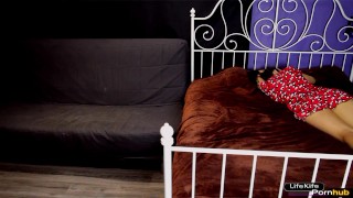 Трахаю раком подругу жены пока она рядом. Жена куколд 
