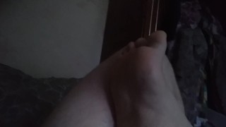 Артем сам себе лижет ноги self suck autofellatio self footjob