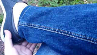 Артем сосет сам себе дрочит ногами лижет ноги в лесу self suck autofellatio self footjob