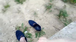 Артем дрочит ногами сам себе self suck autofellatio self footjob