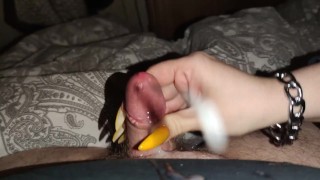 Quick Handjob with yellow claws *huge cumblast*