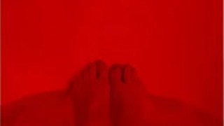 Hot bath water on my feet 
